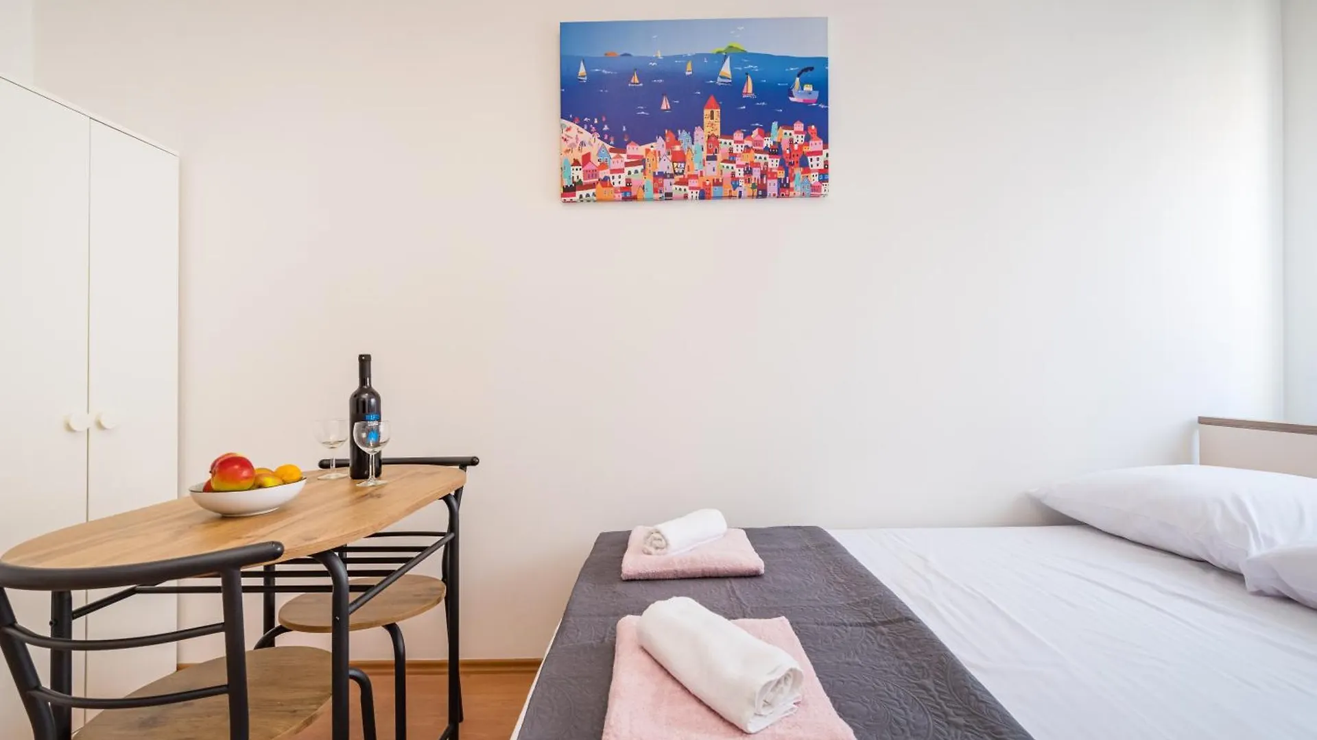 Apartment Studio And 2 Rooms Zadar City Walls Croatia